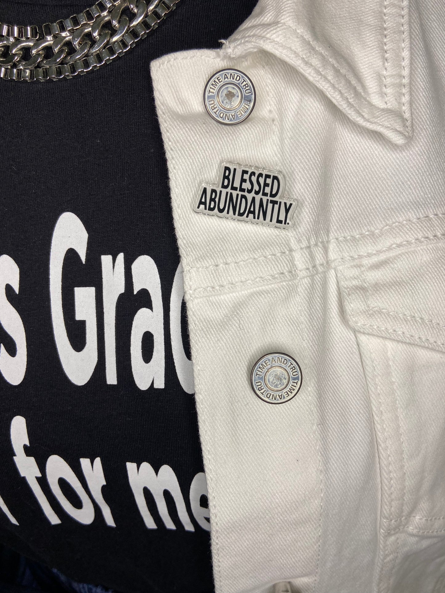 Acrylic accessory pin/button